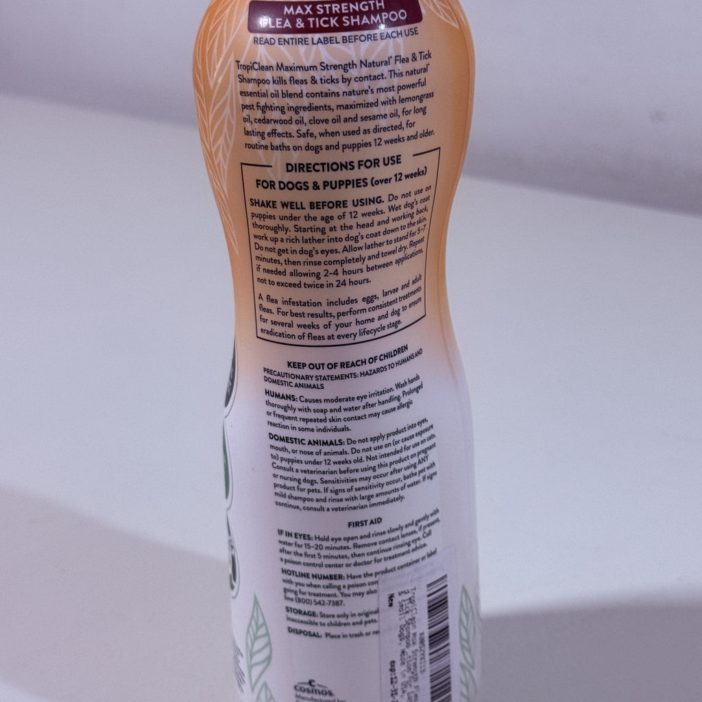 TropiClean Natural Flea & Tick Max Strength Dog Shampoo EXP 12/2029