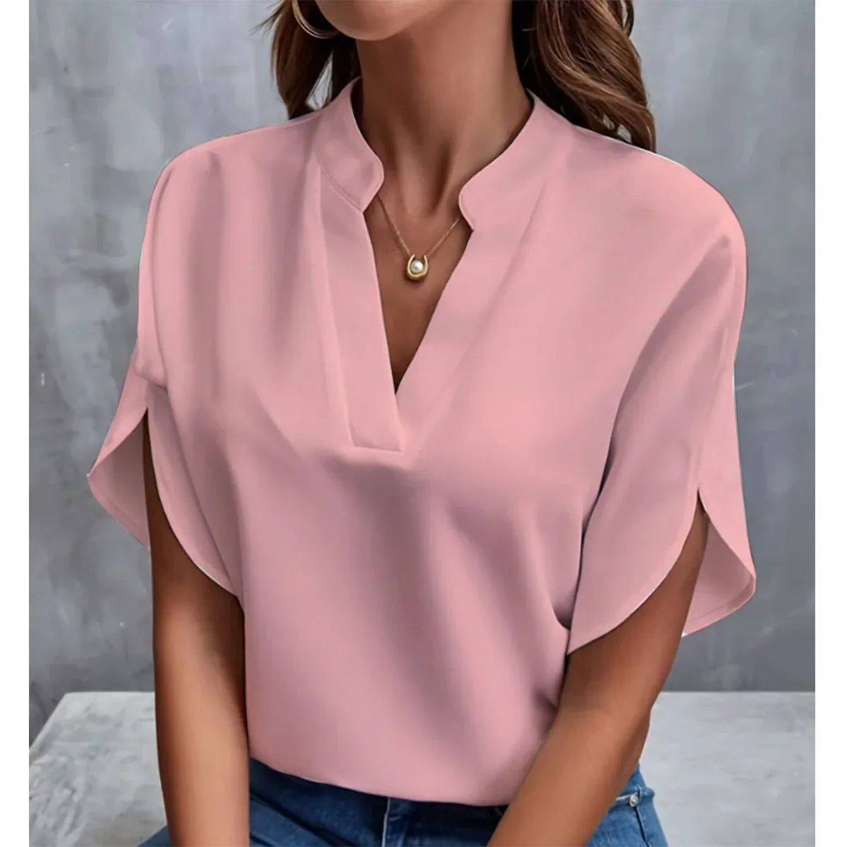 1pcs Woman New Summer Solid Color Shirts Lady Casual Short Sleeve V-neck Collar Loose Shirts Female Fashion Pullover Tops